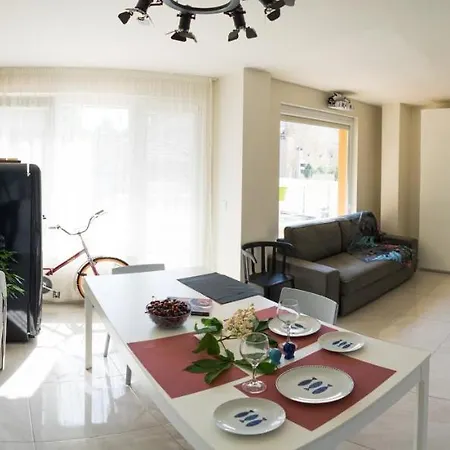 Sea Grape Wine Flat In Old Center Апартамент