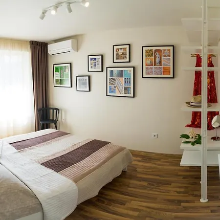 Апартамент Sea Grape Wine Flat In Old Center