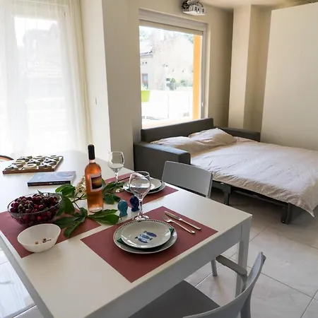 Sea Grape Wine Flat In Old Center Апартамент *